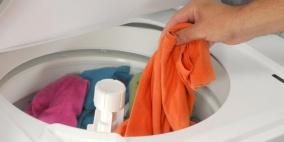 غسل الملابس في الغسالة بحرارة منخفضة قد يجمع البكتيريا