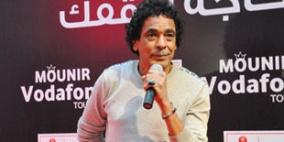 محمد منير يطلق حملة للقضاء على الأمية