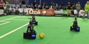 هولندا تطلق أول مباراة كرة قدم للروبوتات