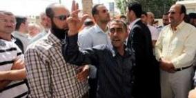 نقل اثنين من المعلمين المضربين عن الطعام لمستشفى رام الله