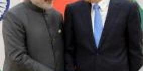 زعيما الهند والصين يجربان دبلوماسية "السيلفي"