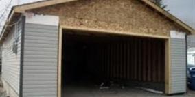 أميركي احتجز 10 أعوام في مرآب للسيارات مع 3 من رفاقه