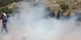 إصابة العشرات بالاختناق في مسيرة بلعين المناهضة للاستيطان