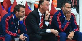 فان خال يُمهد لصدمة ديربي مانشستر