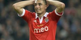 كاردوزو مهاجم بنفيكا يعتذر للجماهير بعدما دفع المدرب جيسوس في نهائي كأس البرتغال