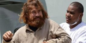 صياد تاه في المحيط لأكثر من عام.. وأنقذه دم السلاحف