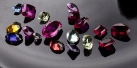 عثر على كنز من طائرة تحطمت قبل 50 عاماً.. وسلمه للشرطة