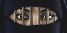 المرأة في غزة ... بين عنف القبيلة وبوليسية القطيع