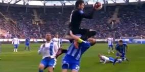 بالفيديو .. لاعب جورجي ينقذ خصمه الأوكراني من الموت