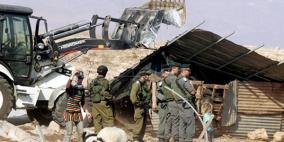 الاحتلال يهدم بركسات ويستولي على محتويات محل تجاري في القدس