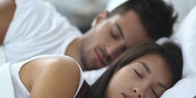 من ينبغي أن ينام لفترة أطول.. الرجل أم المرأة؟