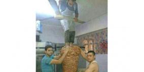 ما هي حقيقة صورة معدي الشاورما التي اثارت جدلا ؟