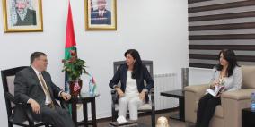 وزيرة الاقتصاد تطلع القنصل الأمريكي على جهود الوزارة لتحسين البيئة الاستثمارية
