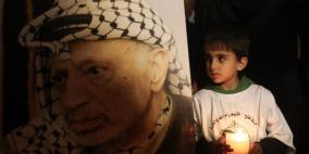 اضاءة شموع على قبر الشهيد ياسر عرفات