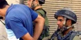 اعتقال شابين من سعير شمال شرق الخليل