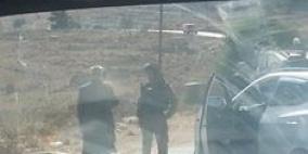 بالصور: قوات الاحتلال تغلق مدخل قرية النبي صالح