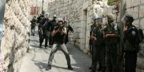 قوات الاحتلال تقتحم منازل أخطرت بوقف البناء فيها ببلدة تقوع