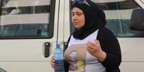 السلسلة البشرية تواصل فعالياتها  بشرب الماء والملح في نابلس اليوم تضامنا مع الأسرى في سجون الأحتلال