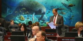 1.2 مليون دولار لأميركي سجن 21 عاما