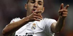 ريال مدريد يدرس تجديد عقد بنزيمة !!