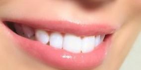 خلطات طبيعية لتبييض الأسنان