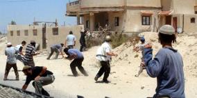 مستوطنون يرشقون منازل بالحجارة جنوب الخليل