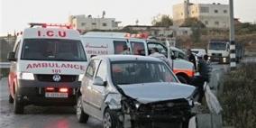 إصابة 4 مواطنين بجروح بانقلاب ذاتي لمركبة في الخليل