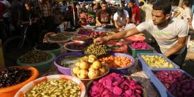 بحث ضبط أسواق الضفة خلال رمضان