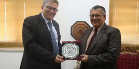 رئيس جامعة القدس يبحث سبل التعاون العلمي مع سفير جمهورية الاكوادور لدى فلسطين