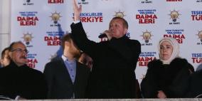أردوغان يعلن فوزه ويهدد خصومه: "ستدفعون الثمن"