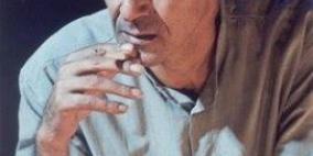 وفاة الفنان المسرحي الفلسطيني رياض مصاروة