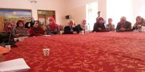 الخليل: الندوة الثقافية تناقش كتاب إقحوانة الروح