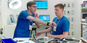 فيديو: سامسونغ تسخر من آبل مجددا