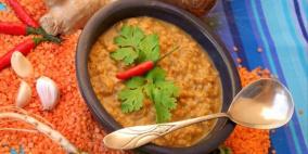 شوربة العدس.. طعام الفقراء الغني بالفوائد