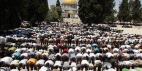 نحو ربع مليون يؤدون صلاة الجمعة الثانية برمضان في رحاب الأقصى