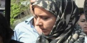 نيللي كريم بالحجاب في جنازة والدة المخرجة كاملة ابو زكري