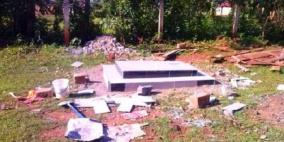 مليون شلن من كينيا الفقيرة ينقذ لأوباما قبر أبيه