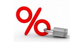 مسؤول في الاحتياطي الفيدرالي يعارض رفع معدل الفائدة خلال 2015