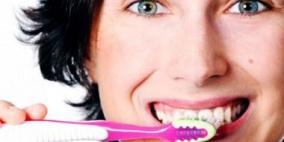 دراسة بريطانية: سوء تنظيف الاسنان قد يؤدي إلى الزهايمر