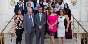 بيت ساحور: "الأزياء والنسيج" يخرّج فوجه الثالث عشر بمجموعة عروض