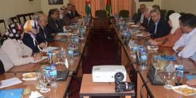 نواب التشريعي يجتمعون مع وفد برلماني أردني