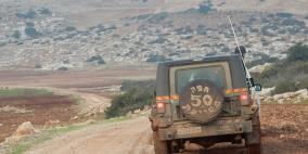 الاحتلال يصادر مركبة مواطن وخراطيم مياه جنوب طوباس