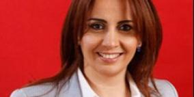 تبا للفوتوشوب..رئيس إيران يحتضن امرأة بعزاء شافيز