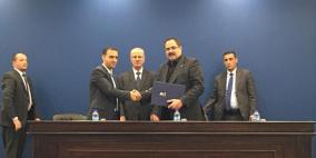 الحكومة توقع اتفاقا جديدا مع اتحاد المعلمين