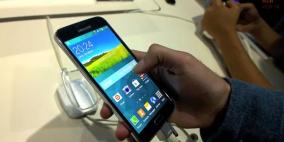 أول "غالاكسي S5" وصل إلى دبي على يخت فاخر