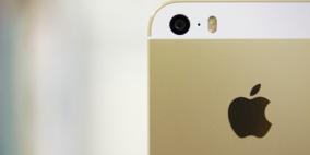 “آبل” تكشف عن وجود مشكلة في بطارية بعض هواتف “آيفون 5 إس”