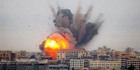 استهداف منزل في حي الزيتون واشتعال النار بميناء الصيادين