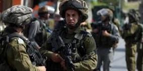 الاحتلال يعتقل مواطنا من الخليل