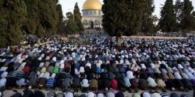 300 مواطن يغادرون قطاع غزة لأداء صلاة الجمعة في الاقصى