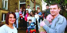 أكبر عائلة بريطانية تستعد لاستقبال ابنها السابع عشر